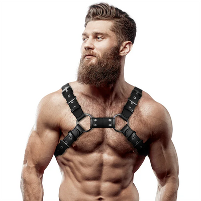 Schwarzes veganes Brust-Harness als Herrenmode