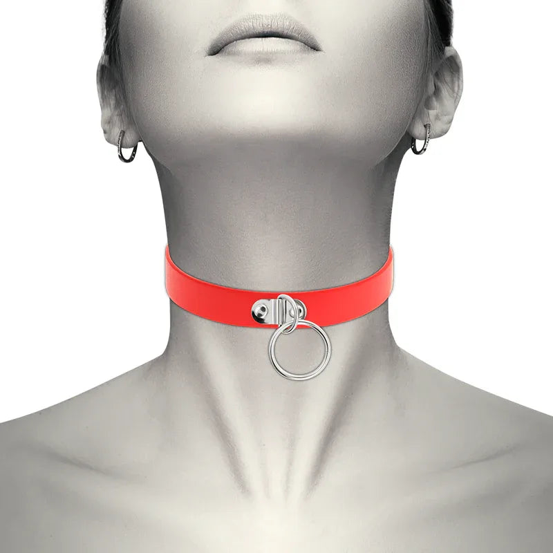 COQUETTE CHIC DESIRE - ROTE HALSKETTE AUS VEGANEM LEDER FETISCH-ACCESSOIRE FÜR FRAUEN - Vanelion Paradise