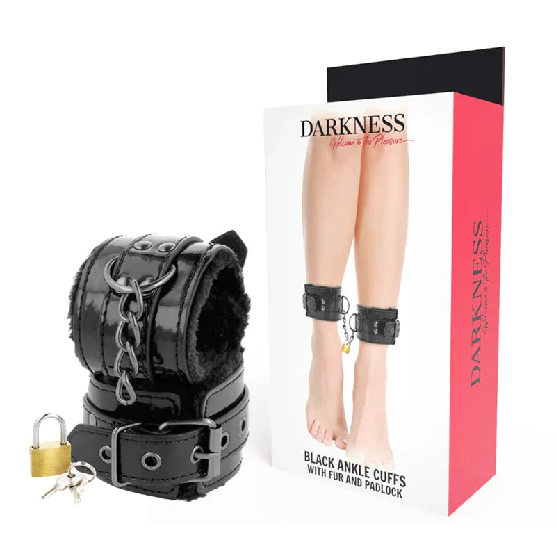 DARKNESS - VERSTELLBARE HANDSCHELLEN AUS SCHWARZEM LEDER MIT VORHÄNGESCHLOSS - Vanelion Paradise