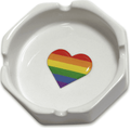 PRIDE - GROSSER ORTHOGONALER ASCHENBECHER MIT DER LGBT-FLAGGE - Vanelion Paradise