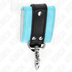 KINK - PREMIUM ABSCHLIEßBARE HANDGELENKFESSELN SCHWARZ/BLAU VERSTELLBAR 21-28 CM X 5,5 CM - Vanelion Paradise