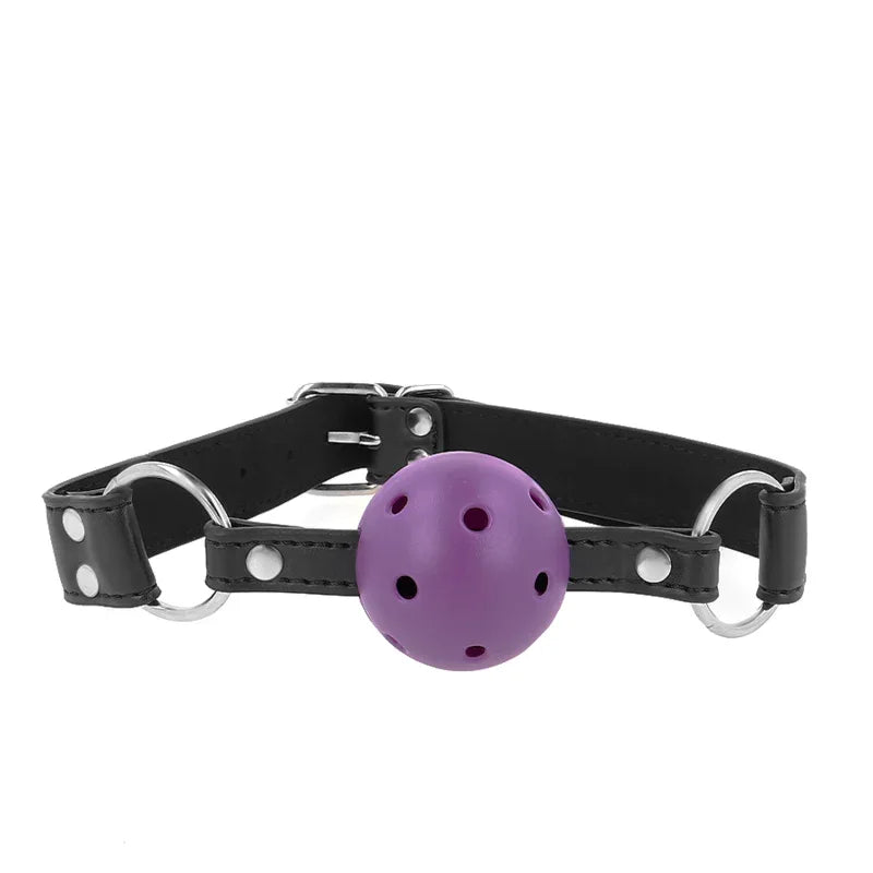 KINK - ATMUNGSAKTIVER BALL 4 CM KNEBEL MIT DOPPELNIET LILA 62,5 x 2,5 CM VERSTELLBAR 42-58 CM - Vanelion Paradise