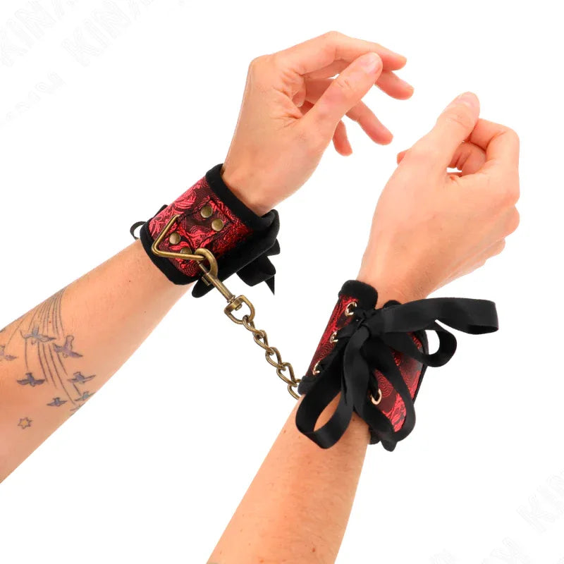 KINK – Scandal Handfesseln aus Spitze mit Kette - Vanelion Paradise