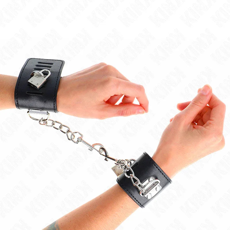 KINK - HANDGELENKFESSELN MIT VORHÄNGESCHLOSS VERSCHLUSS SCHWARZ VERSTELLBAR 16-23 CM X 5,5 CM - Vanelion Paradise