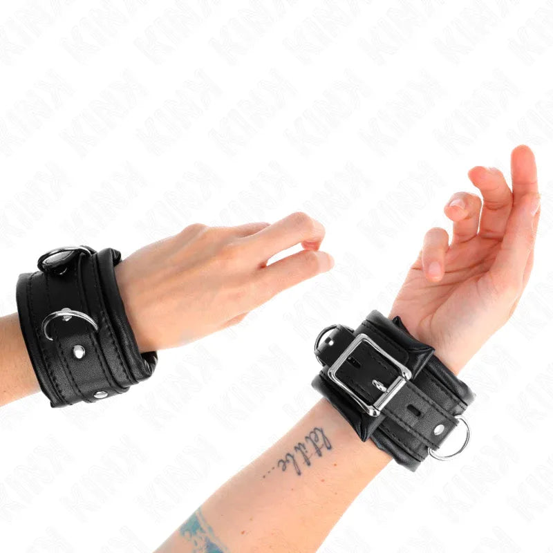 KINK - SCHWERE HANDGELENKSFESSELN MIT SCHWARZEM PELZFUTTER, VERSTELLBAR 20-30 CM X 6 CM - Vanelion Paradise