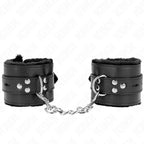 KINK - PELZGEFÜTTERTE HANDGELENKFESSELN MIT QUADRATISCHEN LÖCHERN, SCHWARZ UND SCHWARZ, VERSTELLBARER GÜRTEL 17-29 CM X 6 CM - Vanelion Paradise