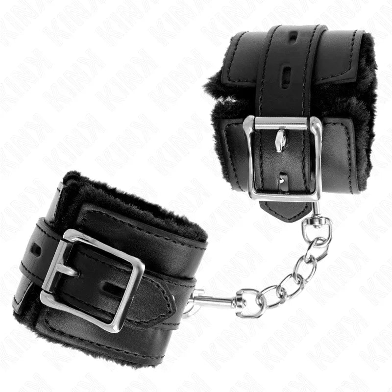 KINK - PELZGEFÜTTERTE HANDGELENKFESSELN MIT QUADRATISCHEN LÖCHERN, SCHWARZ UND SCHWARZ, VERSTELLBARER GÜRTEL 17-29 CM X 6 CM - Vanelion Paradise