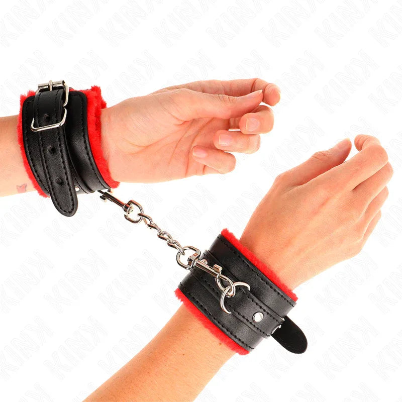 KINK - PREMIUM PELZGEFÜTTERTE HANDGELENKFESSELN ROT MIT SCHWARZEM GÜRTEL VERSTELLBAR 17-29 CM X 6 CM - Vanelion Paradise