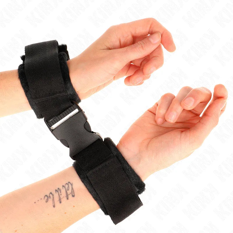 KINK - NYLON BIND-HANDFESSELN MIT KLETTVERSCHLUSS ROT-SCHWARZ MODELL 1 VERSTELLBAR 25-35 CM X 6 CM - Vanelion Paradise