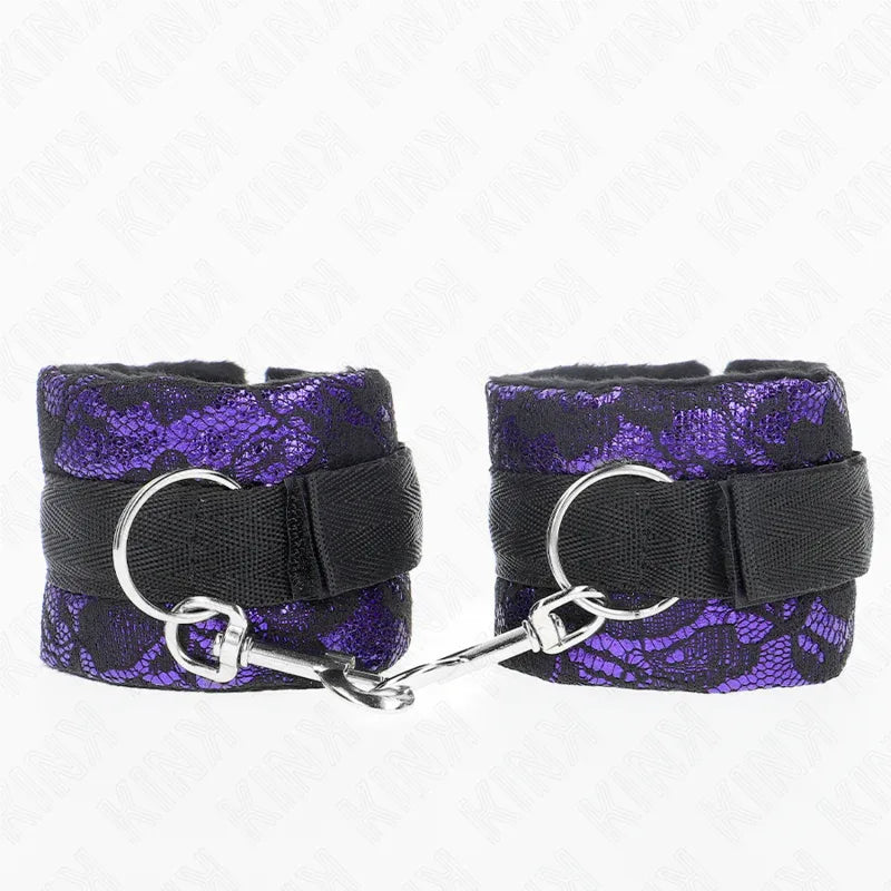 KINK - KURZE HANDGELENKSFESSELN AUS SAMTSPITZE UND NYLONBINDUNG LILA/SCHWARZ 23 X 6,5 CM - Vanelion Paradise