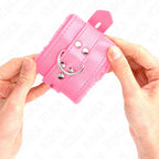 KINK - PELZGEFÜTTERTE HANDGELENKFESSELN MIT QUADRATISCHEN LÖCHERN, ROSA UND ROSA GÜRTEL, VERSTELLBAR 17-29 CM X 6 CM - Vanelion Paradise