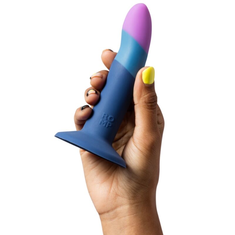 ROMP - PICCOLO SILIKONDILDO MIT DREIFARBIGEM SAUGAUFFANG 14 CM