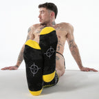 Locker Gear Full Military Kniestrümpfe Gelb Einheitsgröße, Sohle und Fußbereich am Model