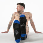 Locker Gear Full Military Kniestrümpfe Blau Einheitsgröße, Sohle und Fußbereich am Model