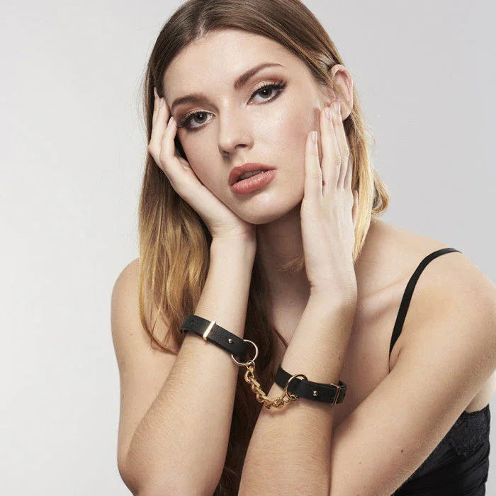 BIJOUX - INDISCRETS MAZE HANDSCHELLEN SCHWARZE ARMBÄNDER - Vanelion Paradise