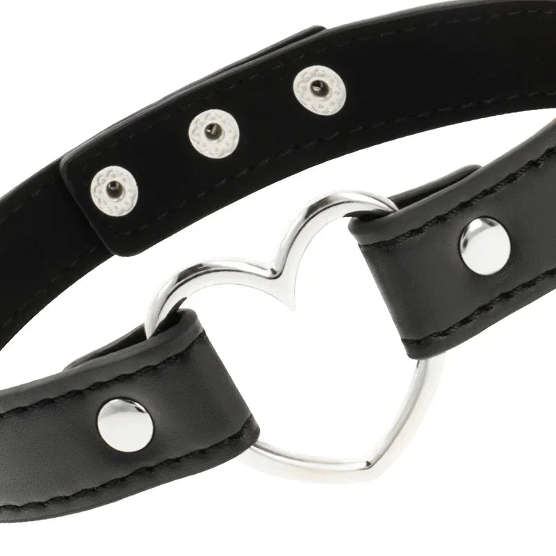 COQUETTE CHIC DESIRE - VEGANES LEDER-HALSKETTE-HERZ-ACCESSOIRE - Vanelion Paradise