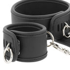 FETISH SUBMISSIVE - HALSKETTE UND HANDSCHELLEN AUS VEGANEM LEDER MIT NEOPREN-FUTTER - Vanelion Paradise